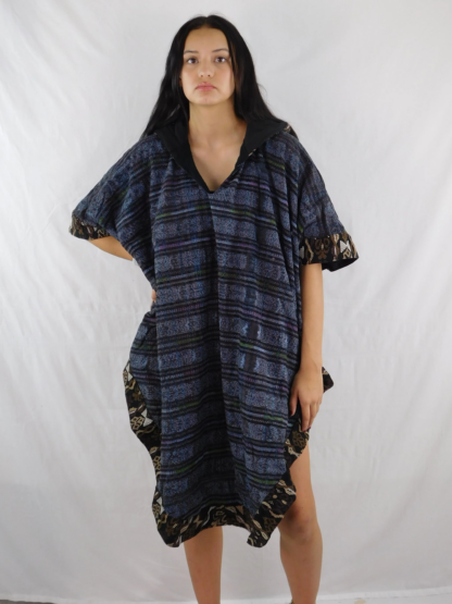 HAND-WOVEN HOODED PONCHO - Image 4